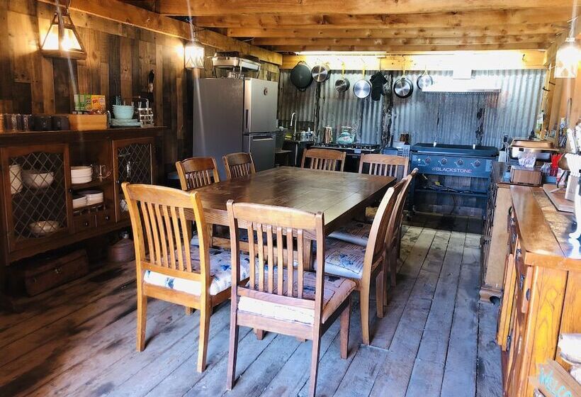 Отель Wrangell Mountain Lodge Private Bathroom With Shower