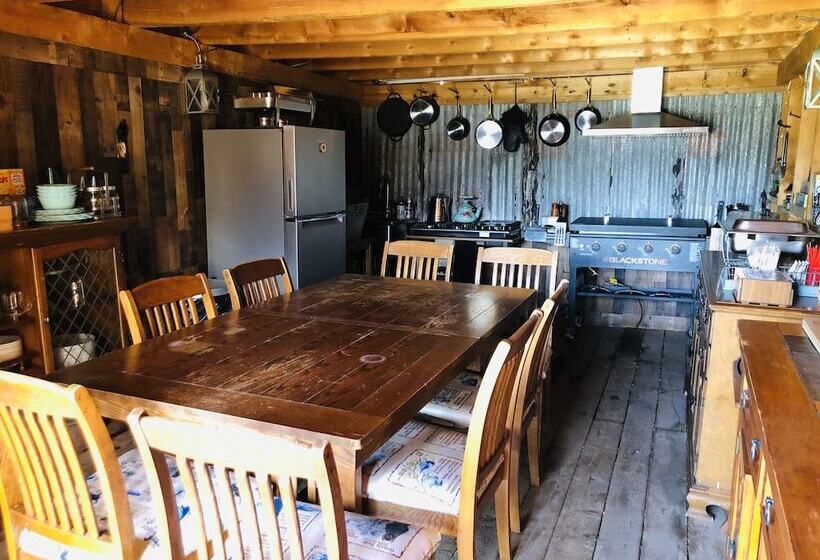 Отель Wrangell Mountain Lodge Private Bathroom With Shower