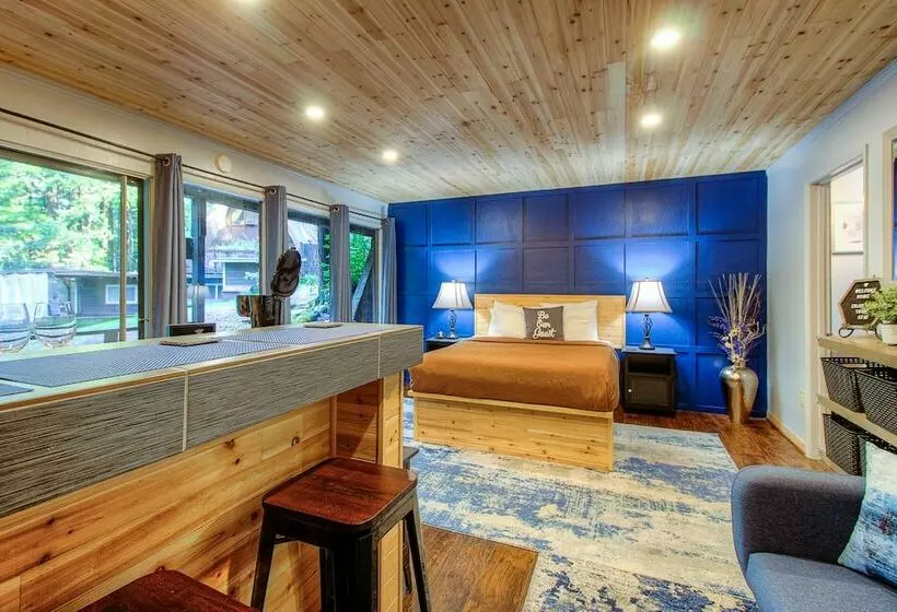 Redwoods River Resort