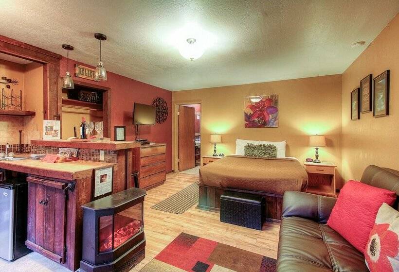 Redwoods River Resort