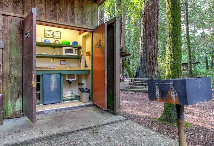 Redwoods River Resort