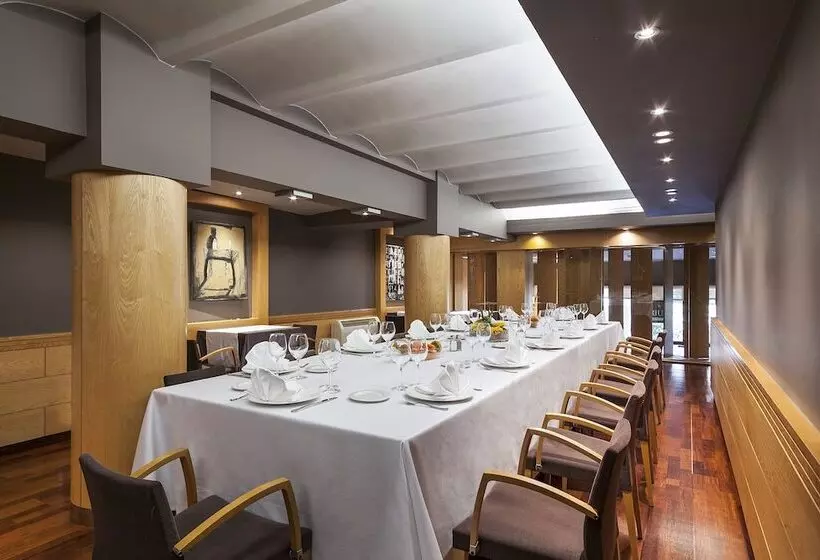 Отель Acta Atrium Palace