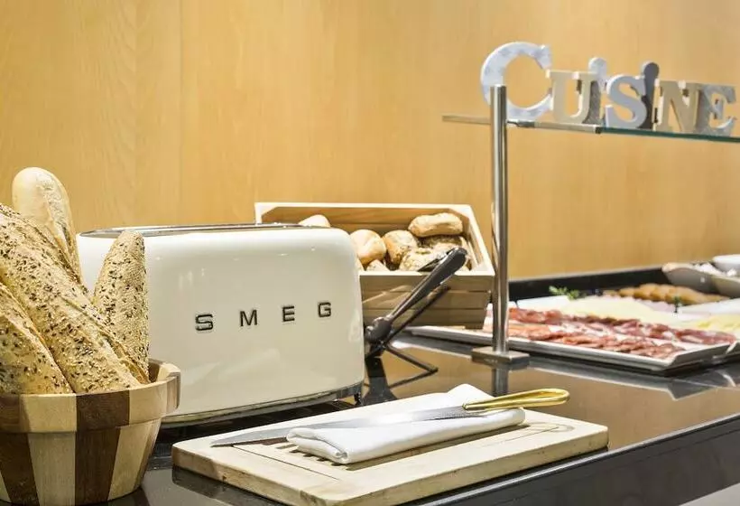 Отель Acta Atrium Palace