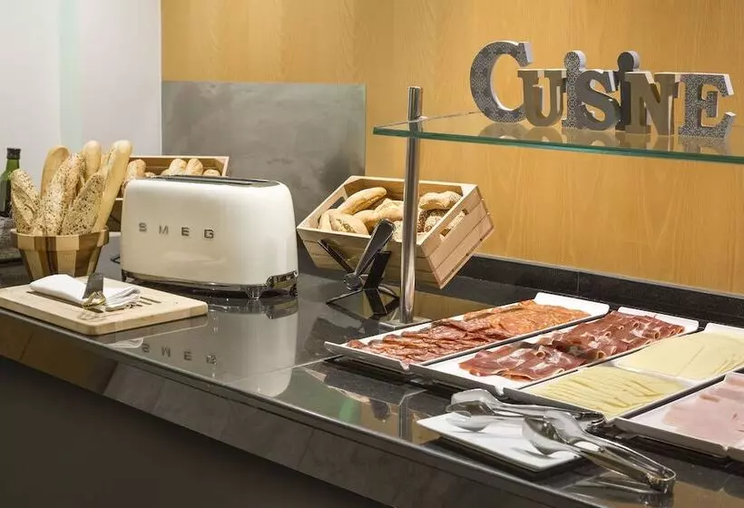 Отель Acta Atrium Palace