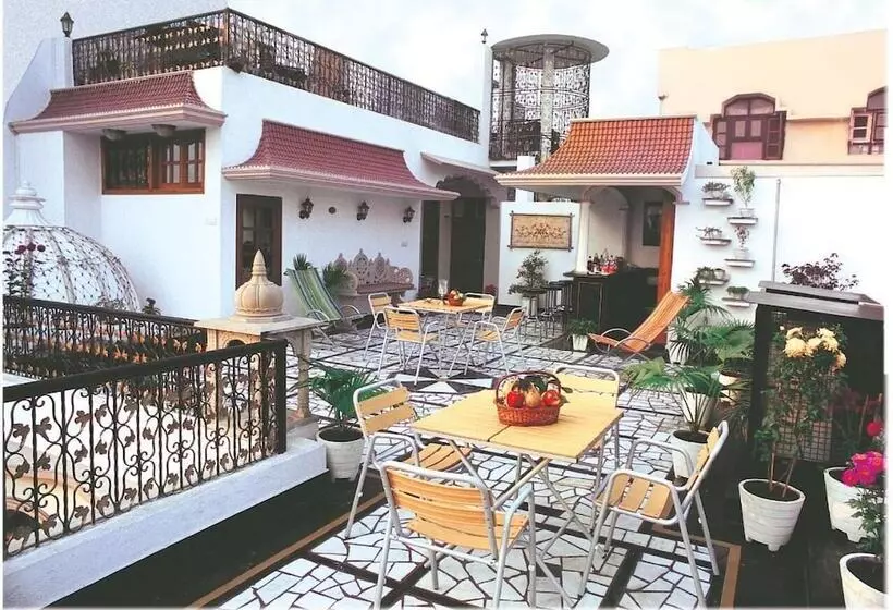 فندق Bajaj Indian Home Stay