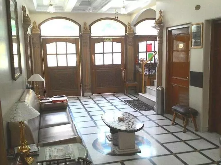 فندق Bajaj Indian Home Stay