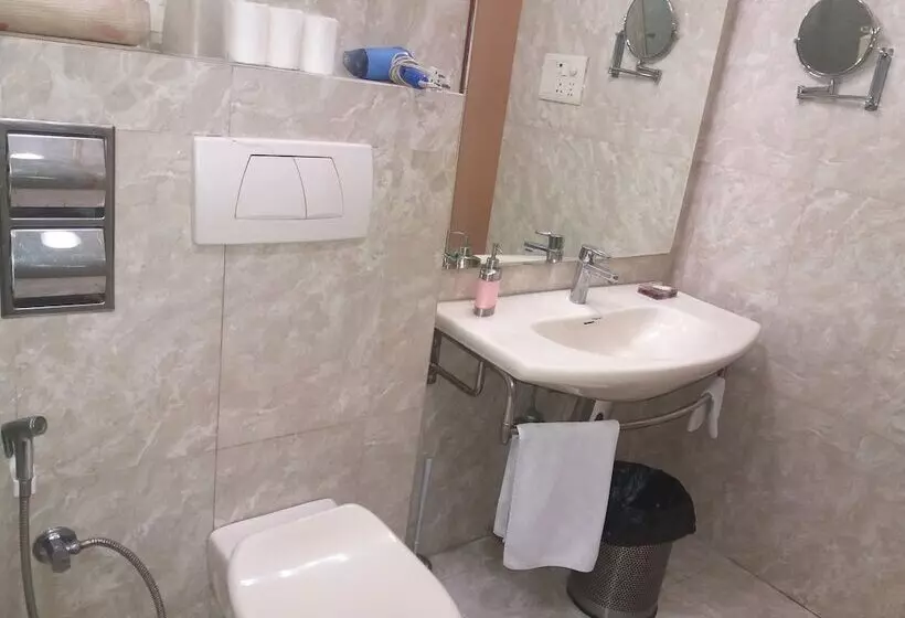 فندق Bajaj Indian Home Stay