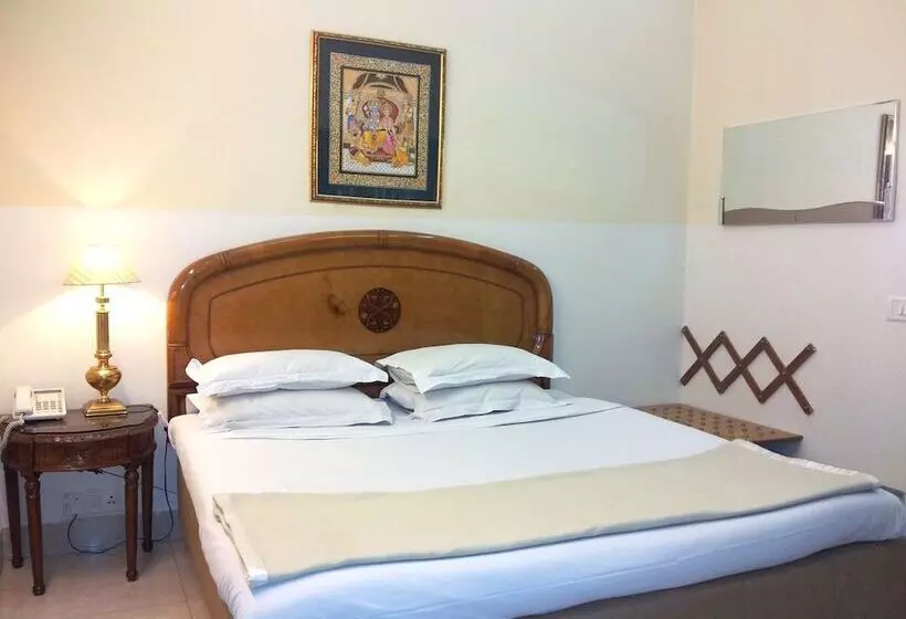 فندق Bajaj Indian Home Stay