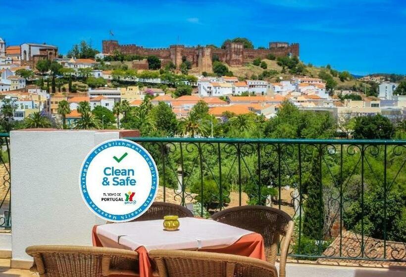 هتل Colina Dos Mouros