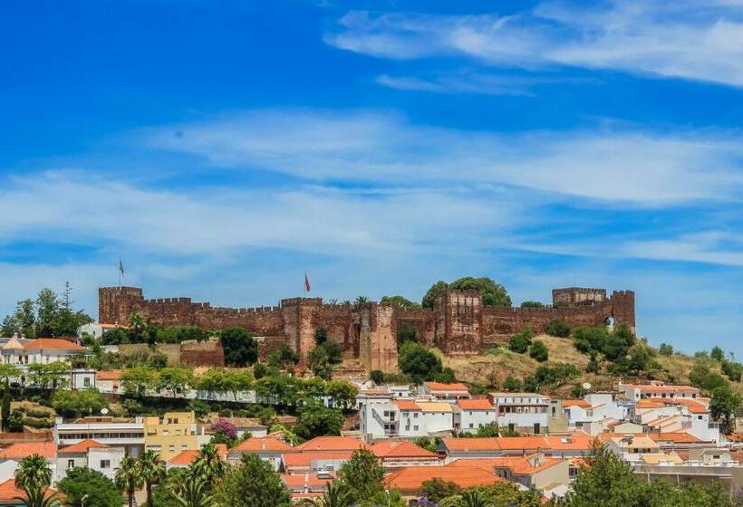 هتل Colina Dos Mouros