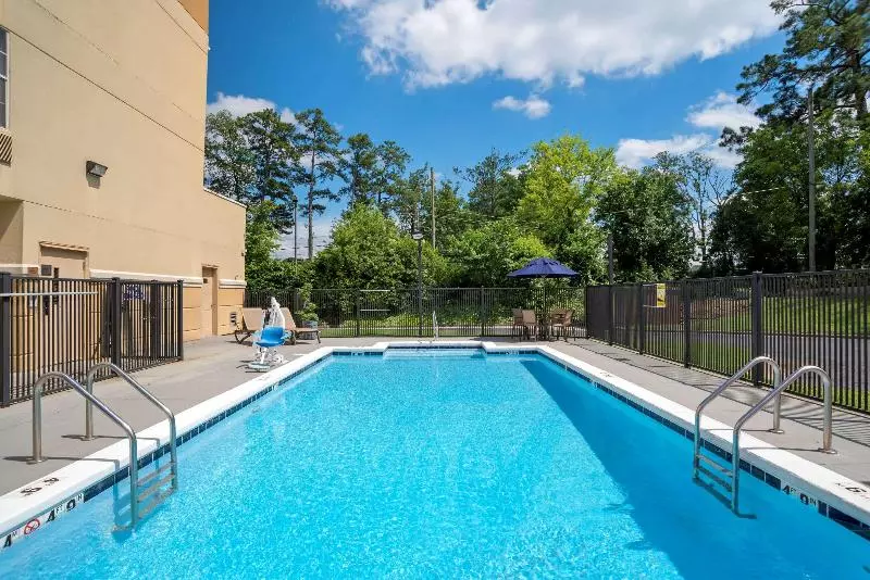 בית מלון כפרי Comfort Inn Birmingham  Irondale