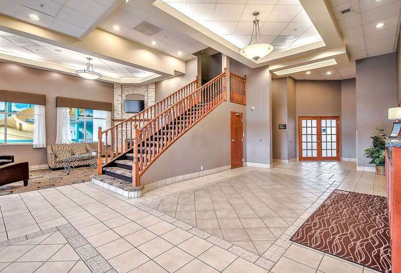 فندق Comfort Inn & Suites South