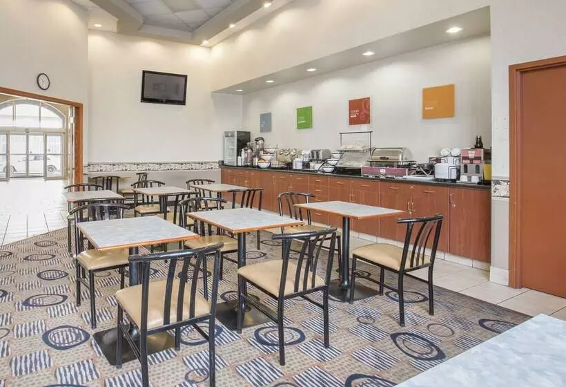 בית מלון כפרי Comfort Inn & Suites South