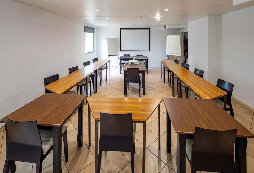 Logis Hotel Noemys Pont De L Etoile