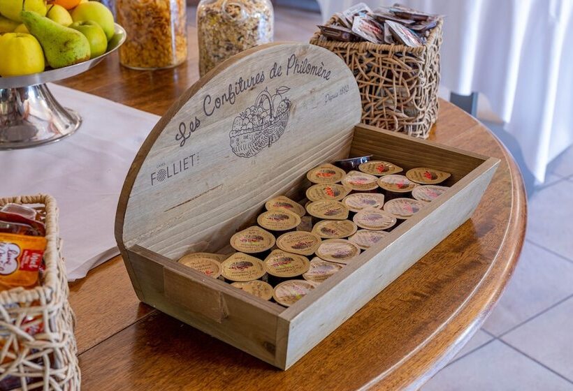 Logis Hotel Noemys Pont De L Etoile