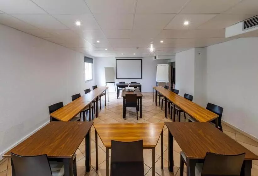 Logis Hotel Noemys Pont De L Etoile