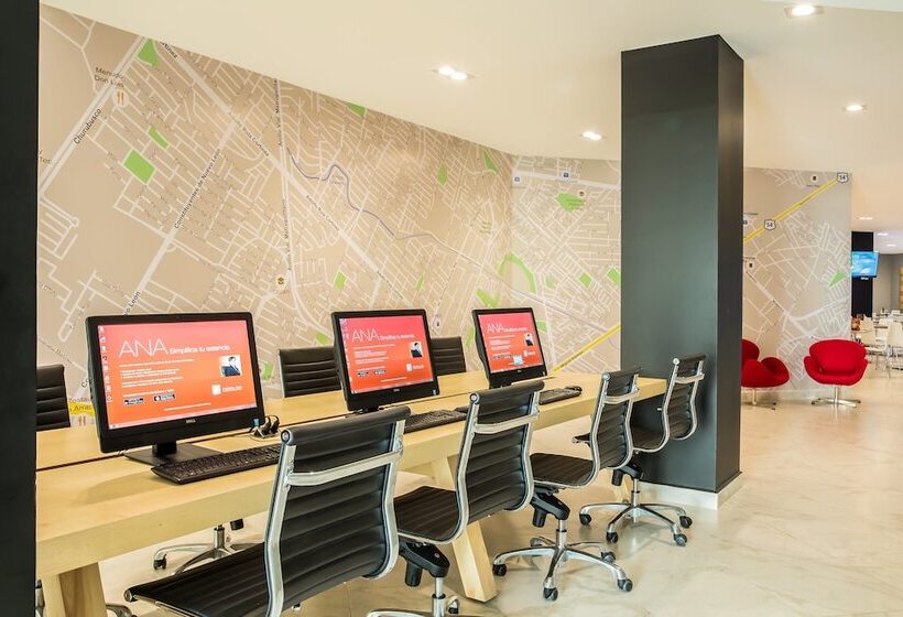 בית מלון כפרי Fiesta Inn Monterrey La Fe