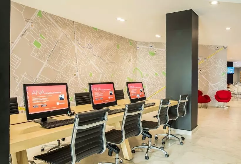 酒店 Fiesta Inn Monterrey La Fe