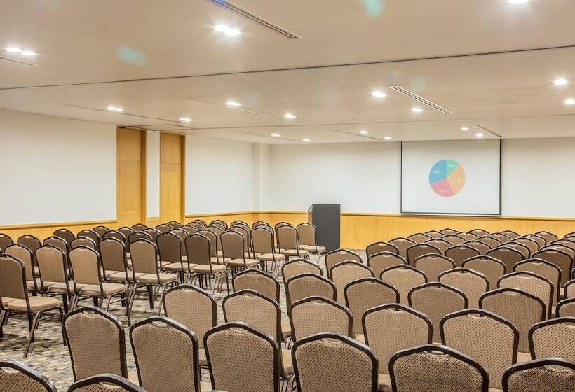 בית מלון כפרי Fiesta Inn Monterrey La Fe