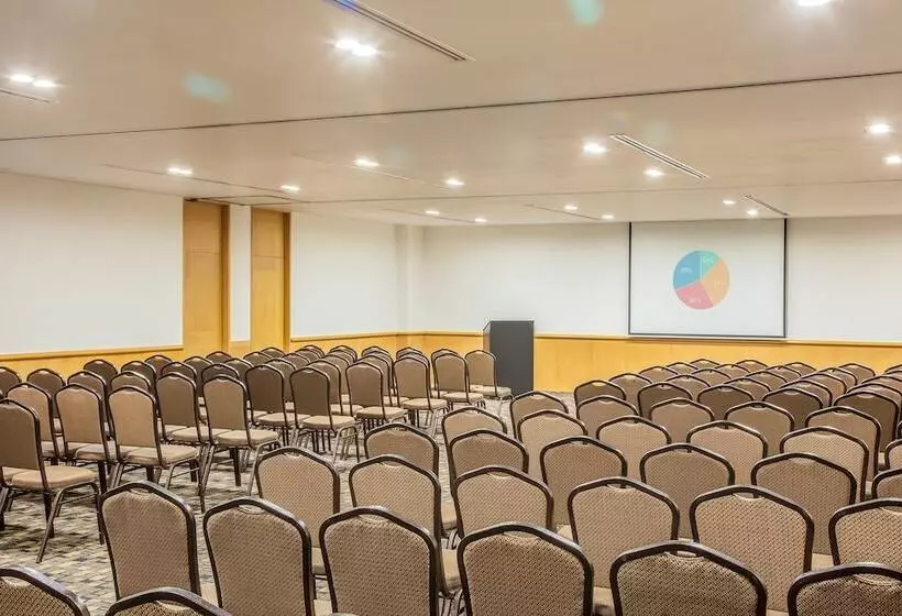 酒店 Fiesta Inn Monterrey La Fe