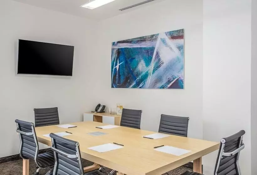 酒店 Fiesta Inn Monterrey La Fe