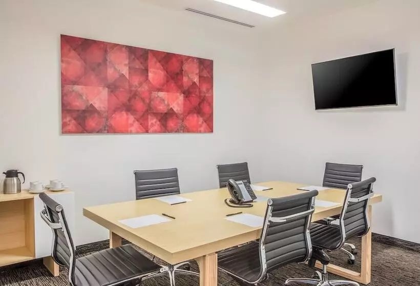 酒店 Fiesta Inn Monterrey La Fe