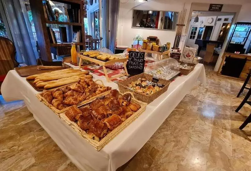 Отель Hostellerie Saint Benoît