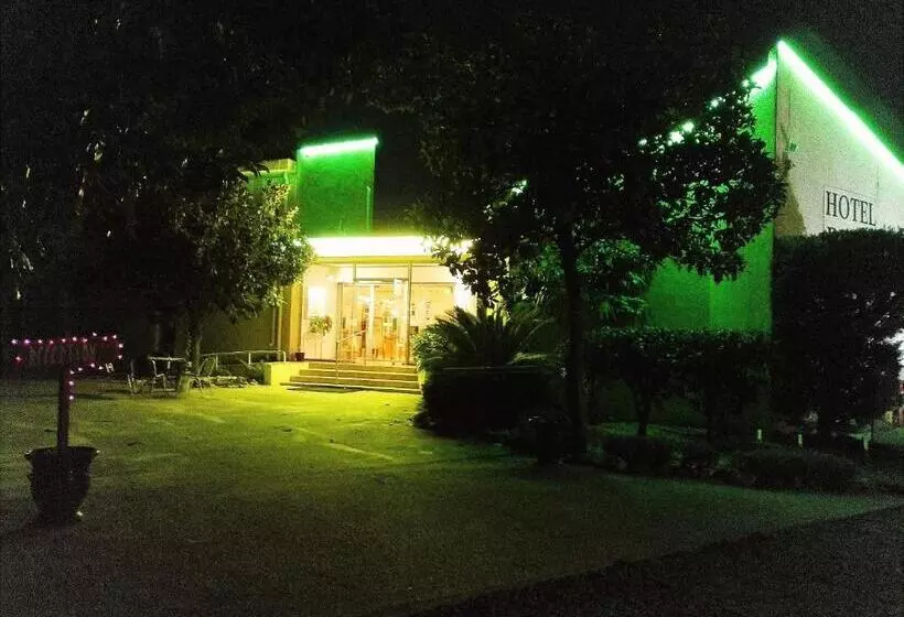 Отель Hostellerie Saint Benoît