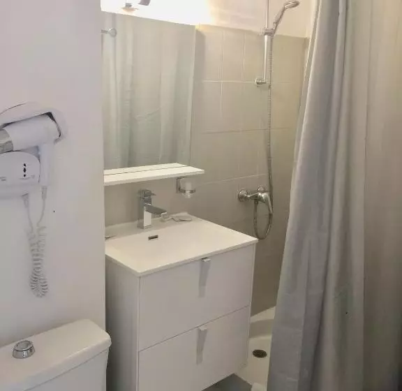 Отель Hostellerie Saint Benoît