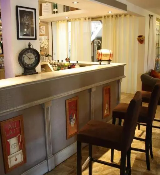 Отель Hostellerie Saint Benoît