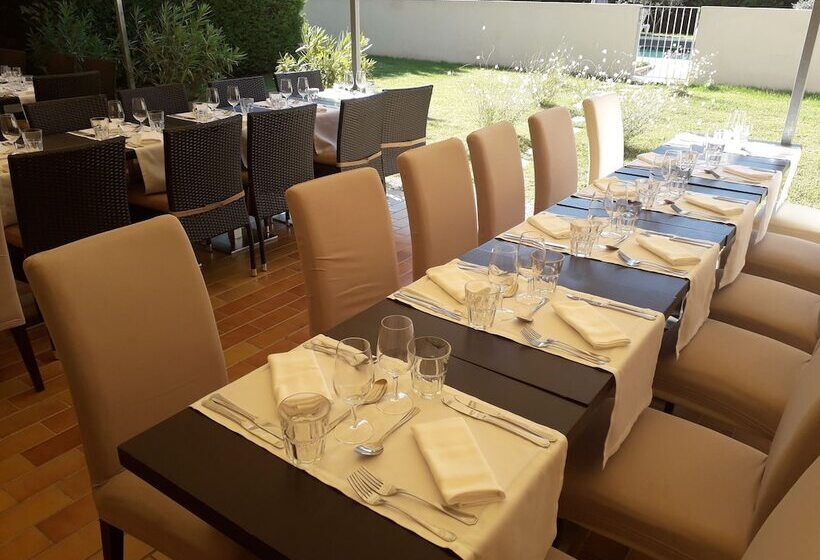 ホテル Le Mas Du Colombier