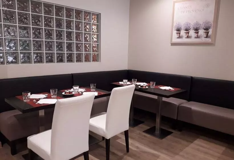 Отель Le Mas Du Colombier