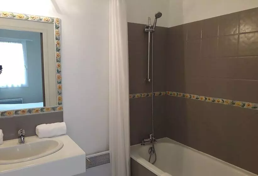 Отель Le Mas Du Colombier