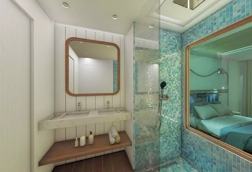 Les Vagues Hotel & Spa