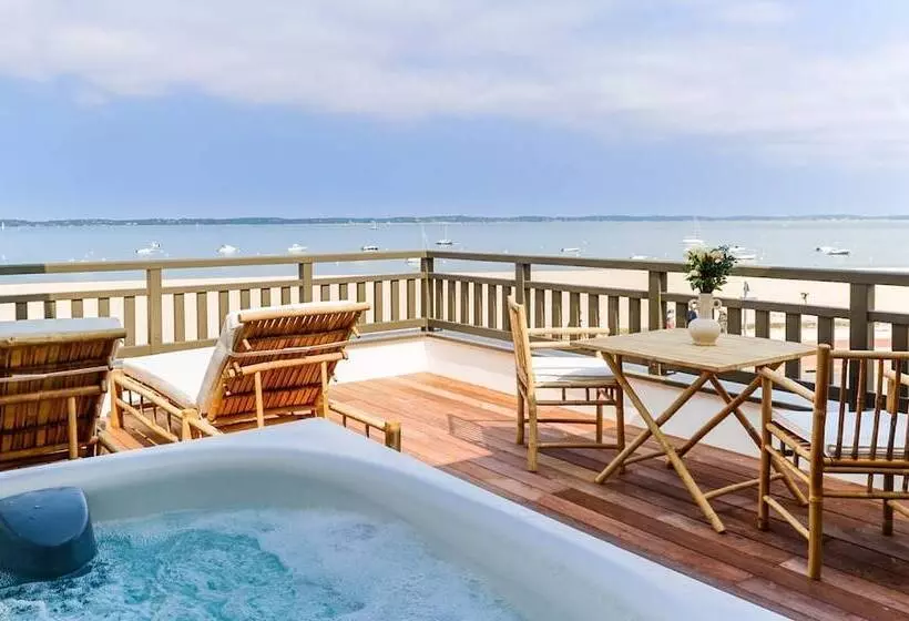 Les Vagues Hotel & Spa