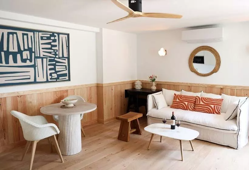 Les Vagues Hotel & Spa