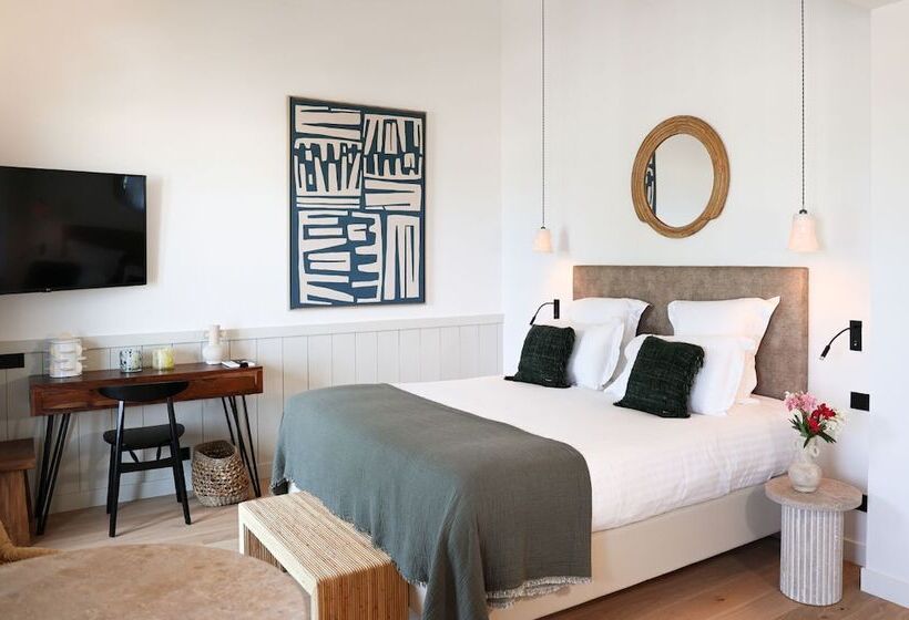 Les Vagues Hotel & Spa