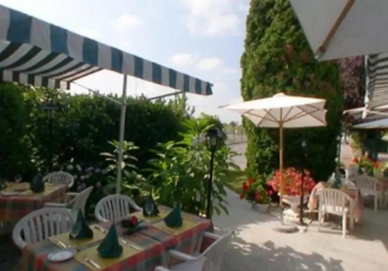 酒店 Logis Hôtel Le Pan De Bois