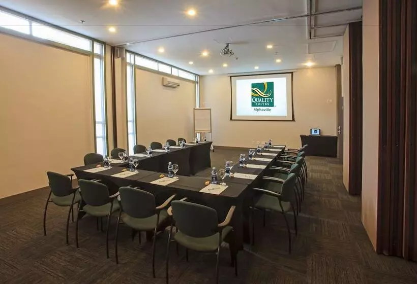 Hotel Quality Suites Alphaville