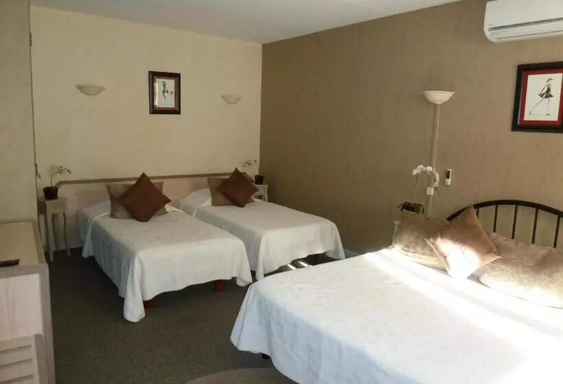 ホテル Restaurant Le Commerce