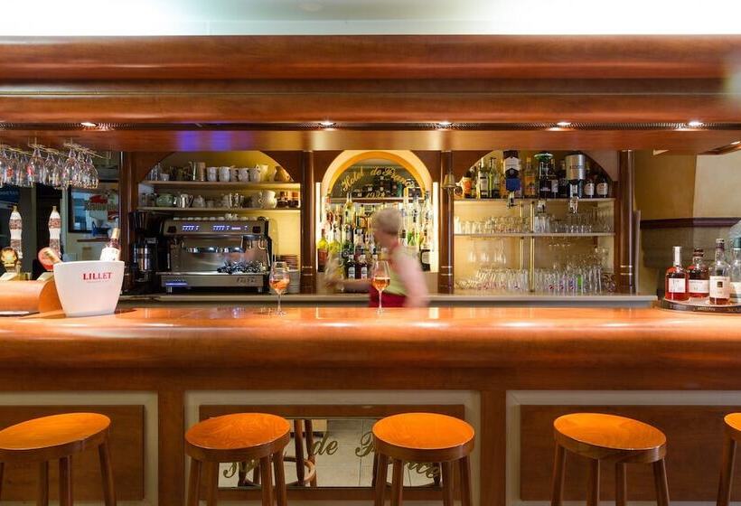 酒店 The Originals City, Hôtel De France, Bessinessurgartempe