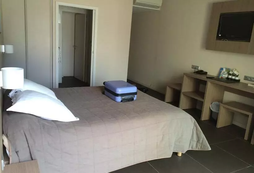 酒店 The Originals City, Hôtel De France, Bessinessurgartempe