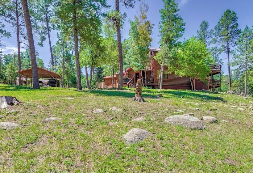 Unique Bear Country Cabin In Ruidoso W/ Hot Tub!