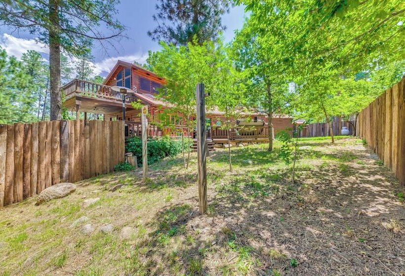 Unique Bear Country Cabin In Ruidoso W/ Hot Tub!