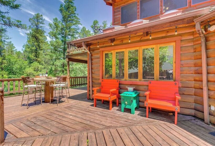 Unique Bear Country Cabin In Ruidoso W/ Hot Tub!