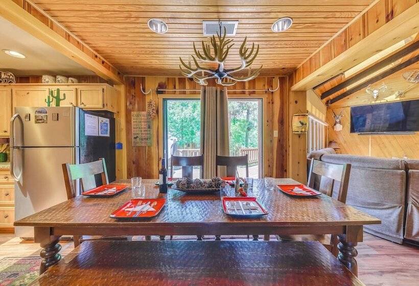 Unique Bear Country Cabin In Ruidoso W/ Hot Tub!