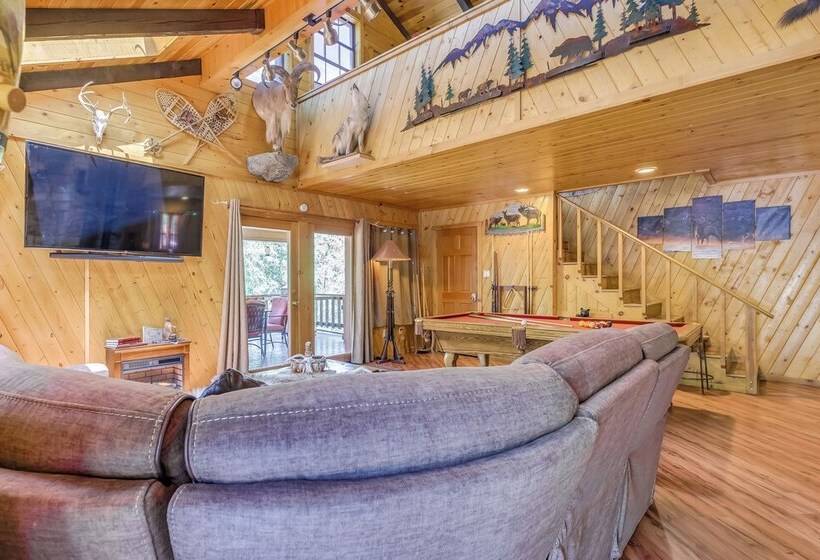 Unique Bear Country Cabin In Ruidoso W/ Hot Tub!