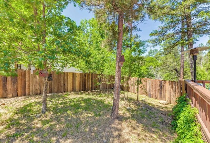 Unique Bear Country Cabin In Ruidoso W/ Hot Tub!