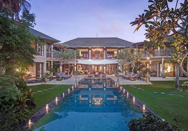 ホテル Villa Avalon