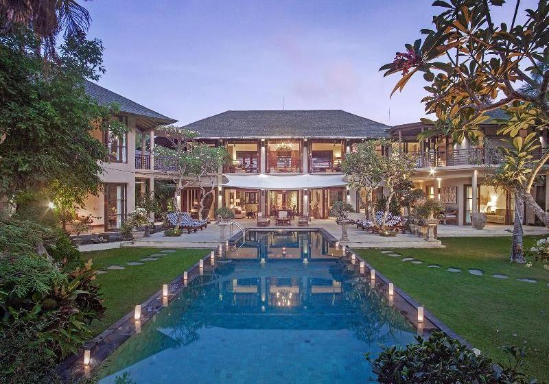 ホテル Villa Avalon